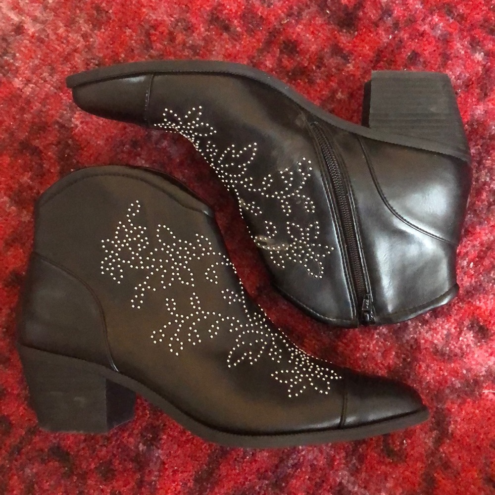 Western Style 2 inch Heeled Boots